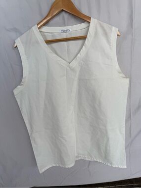 White V-Neck Sleeveless Top